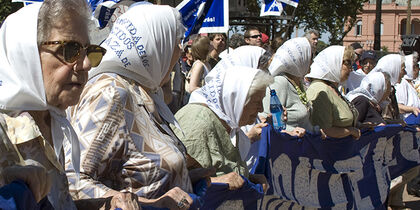 Las Madres de Plaza de Mayo