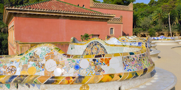 Gaudí’s snake bench