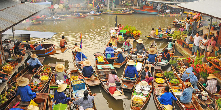 Mercados flotantes cerca de Bangkok