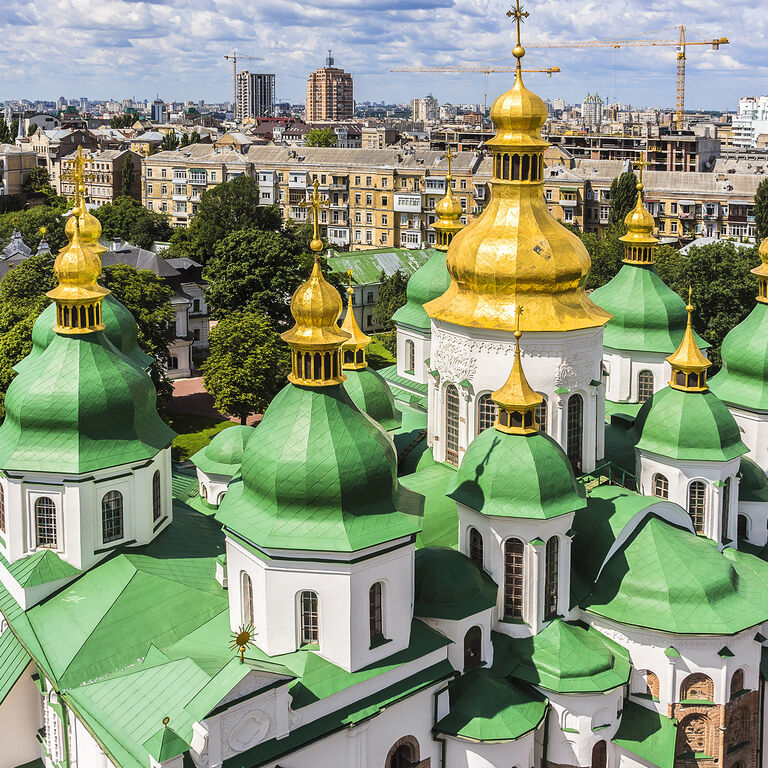 Зелено спб. Софийский собор в Киеве 13 куполов. Собор Святой Троицы зеленый купол. София Киевская купол. Собор Святой Софии с зеленой крышей.