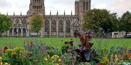 La catedral en College Green, en el corazón de Bristol