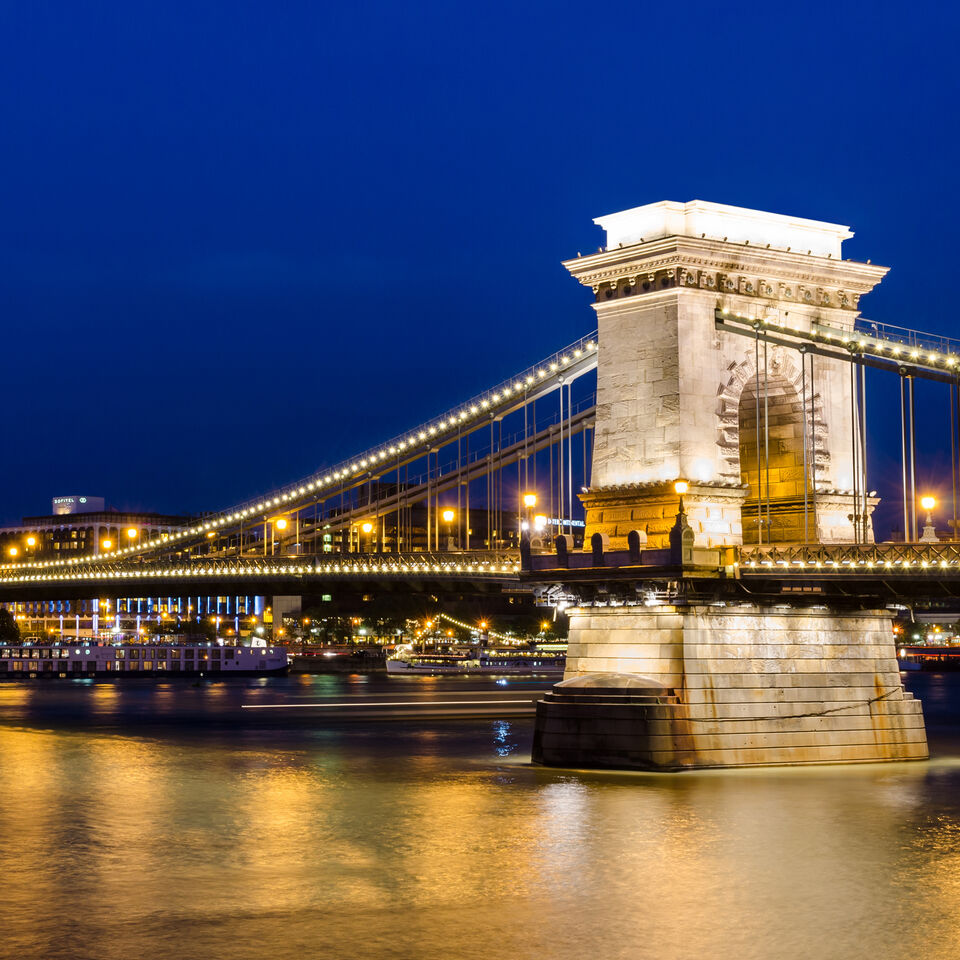 Klm Travel Guide Budapest From The Chain Bridge