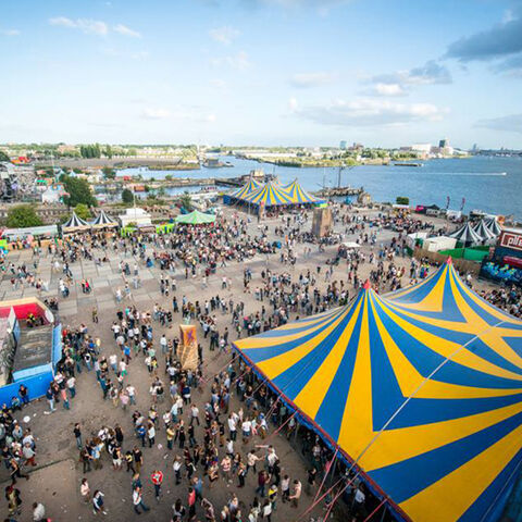 Party in a former shipyard