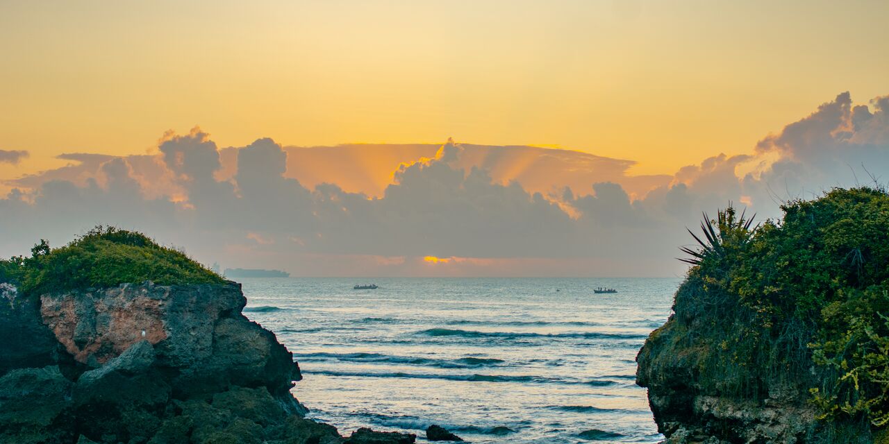 Puesta de sol frente al mar