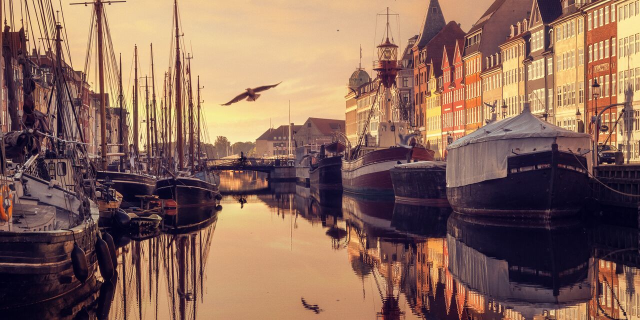 Amanecer en Nyhavn