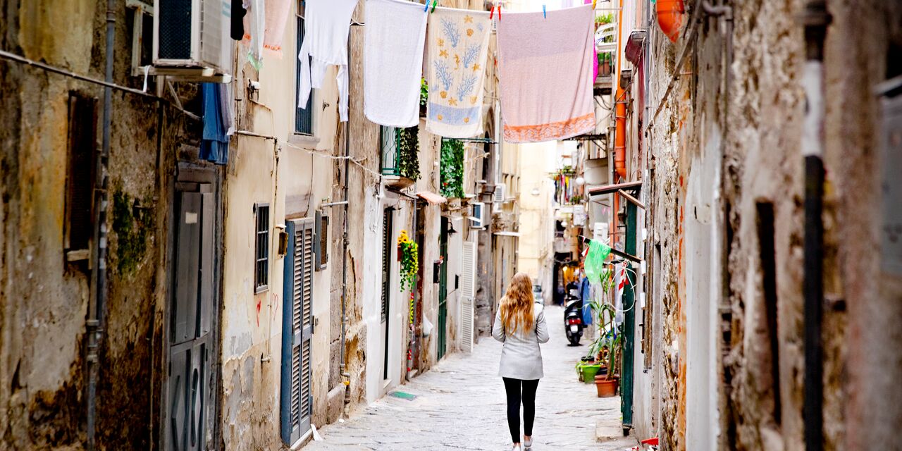 Drying laundry flapping in the streets