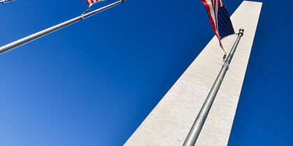 Les drapeaux autour du Washington Monument