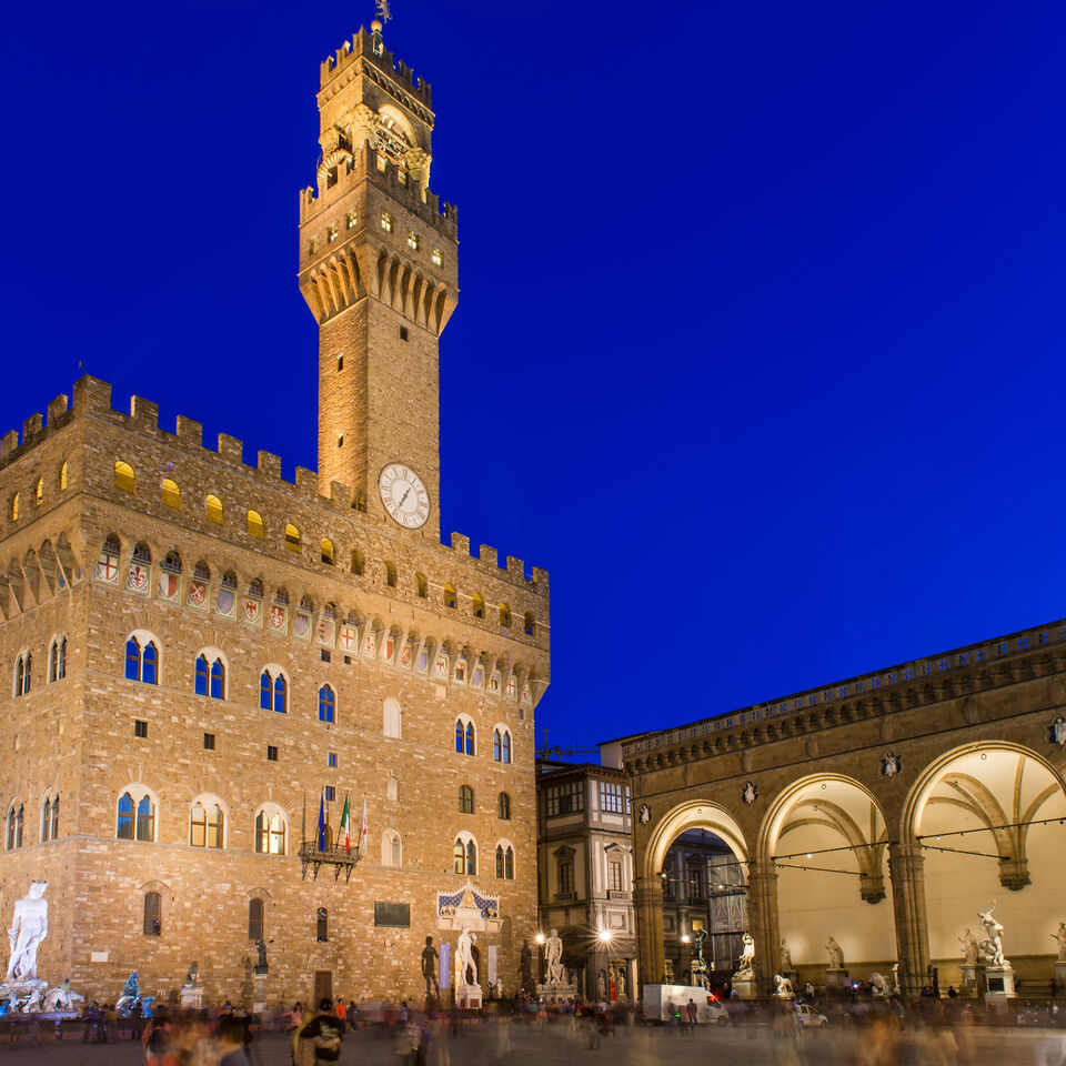 KLM Travel Guide - The most famous square in Florence