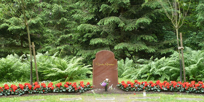 Tumba de Garbo en el cementerio Skogskyrkogården