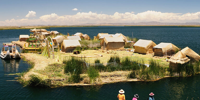 Las islas de los Uros, construcciones humanas