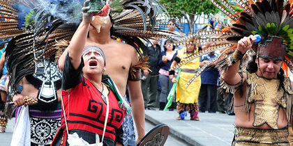 Bailarines aztecas en el Zócalo