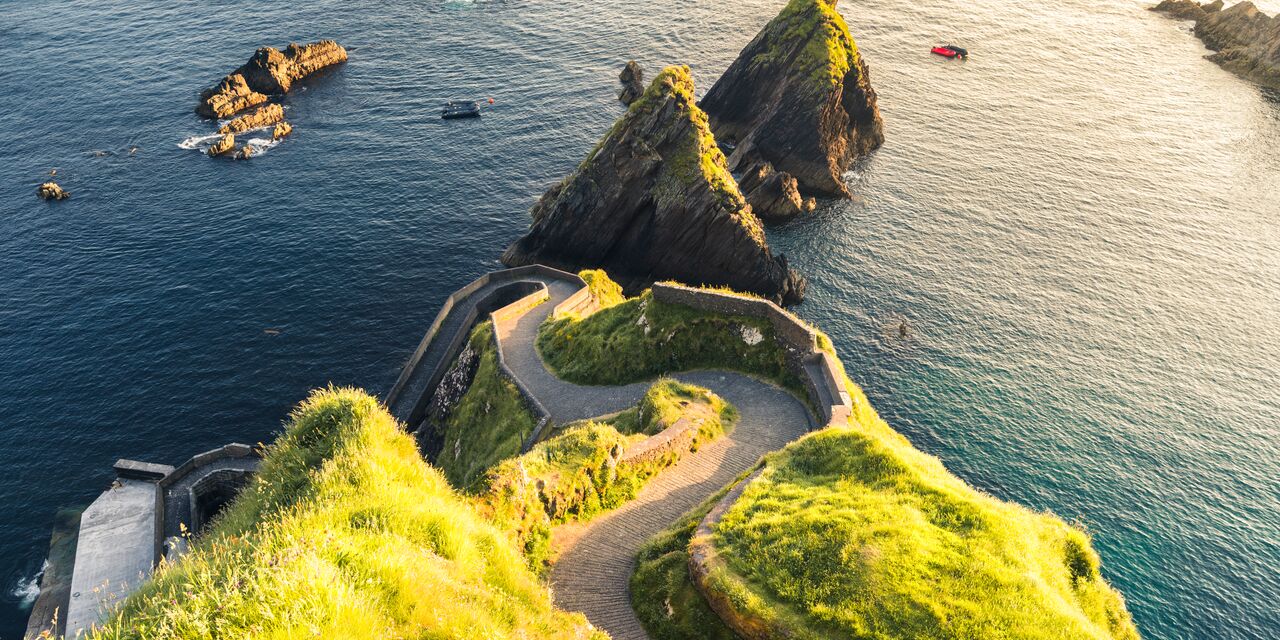 Dunquin Pier aan de Wild Atlantic Way