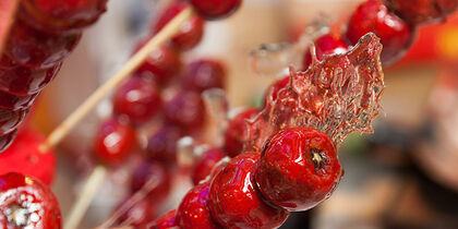Tanghulu: dolcissimi spiedini di frutta