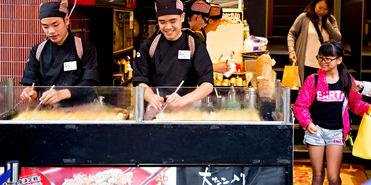 Takoyaki: dé streetfood specialiteit van Osaka