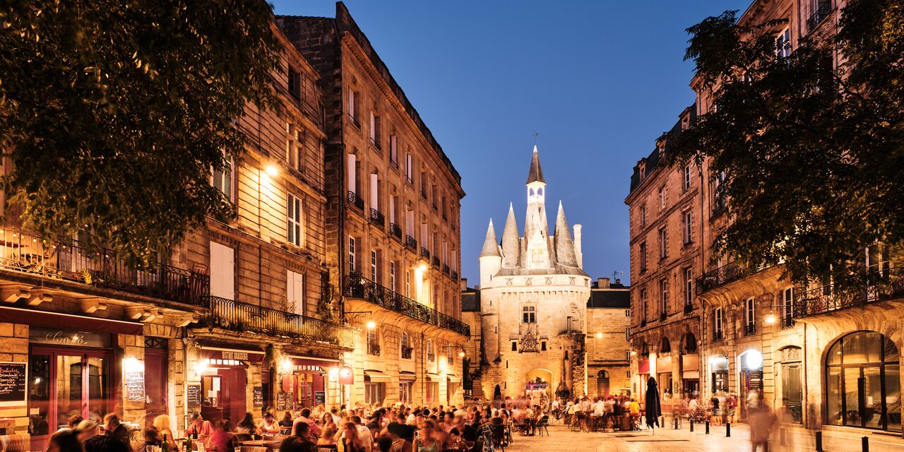 Bustling patios in Bordeaux