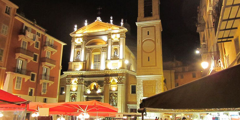 La cathédrale illuminée