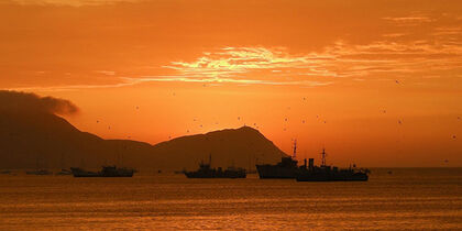 Puesta de sol tras la isla San Lorenzo