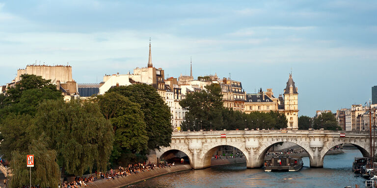 El Pont Neuf une la Île de la Cité con ambas orillas