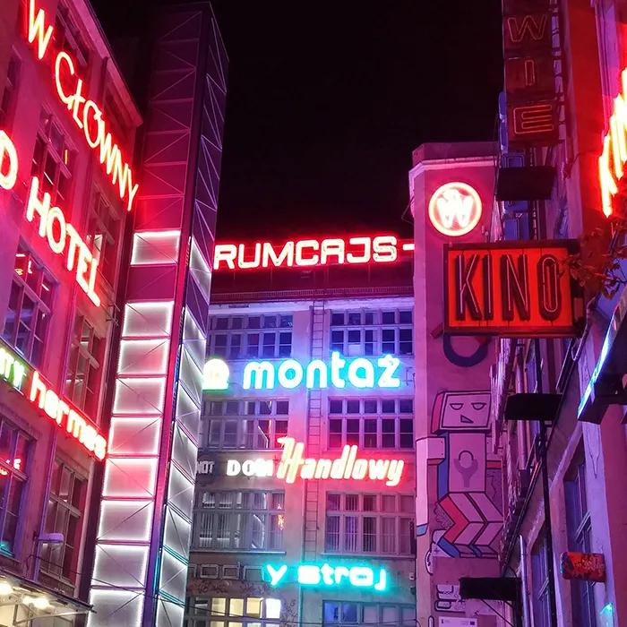 Special courtyard: Neon Side Gallery - WRO