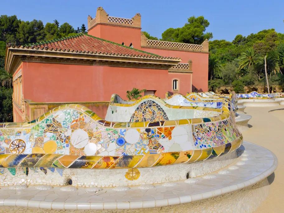 Gaudí’s snake bench