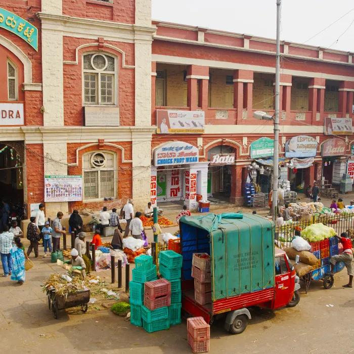 Morning rush in the Krishna Rajendra Market