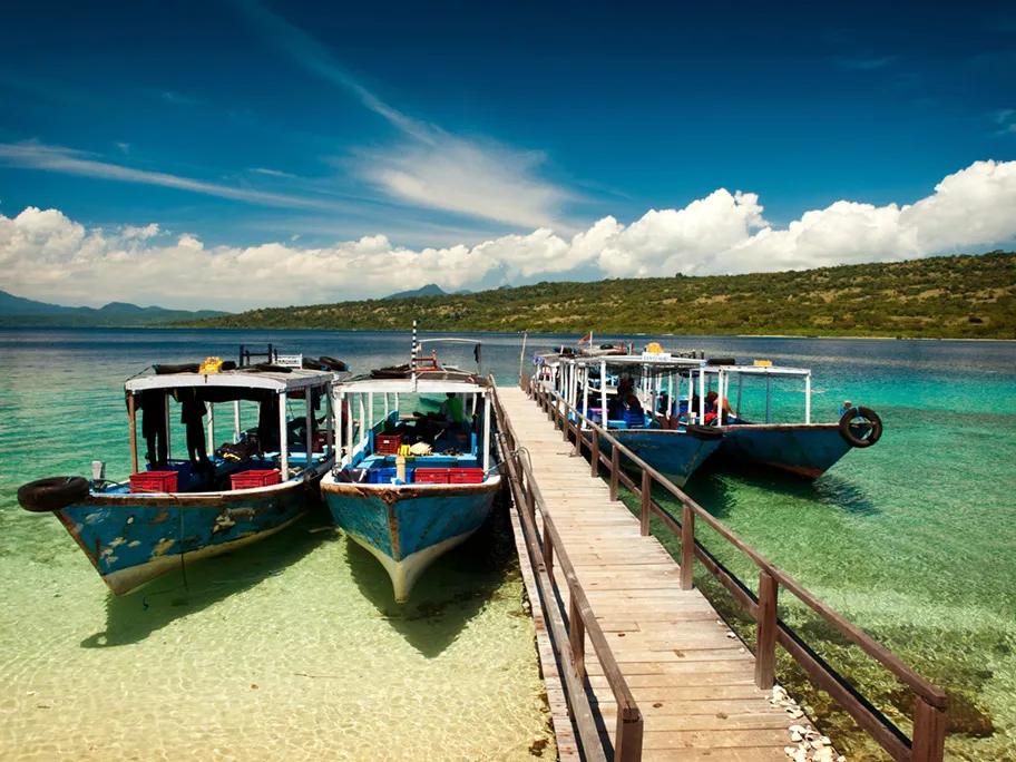 Dive boats moored at Menjangan