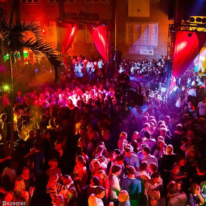 Fedde le Grand spins music in Het Sieraad