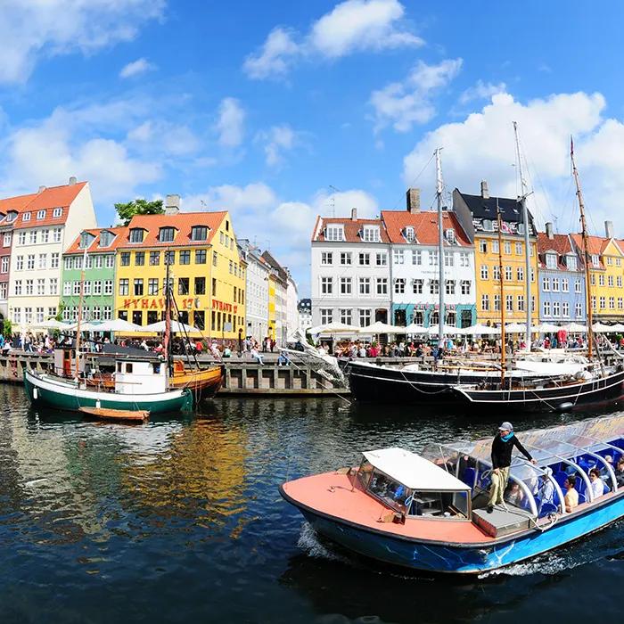 Sailing through colourful Nyhavn