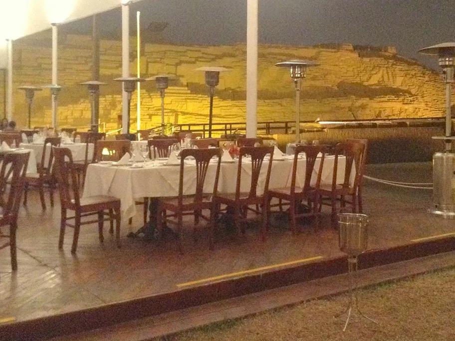 Dinner with a view of the ruins