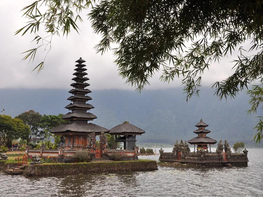 Pura Ulun Danau Batur Temple