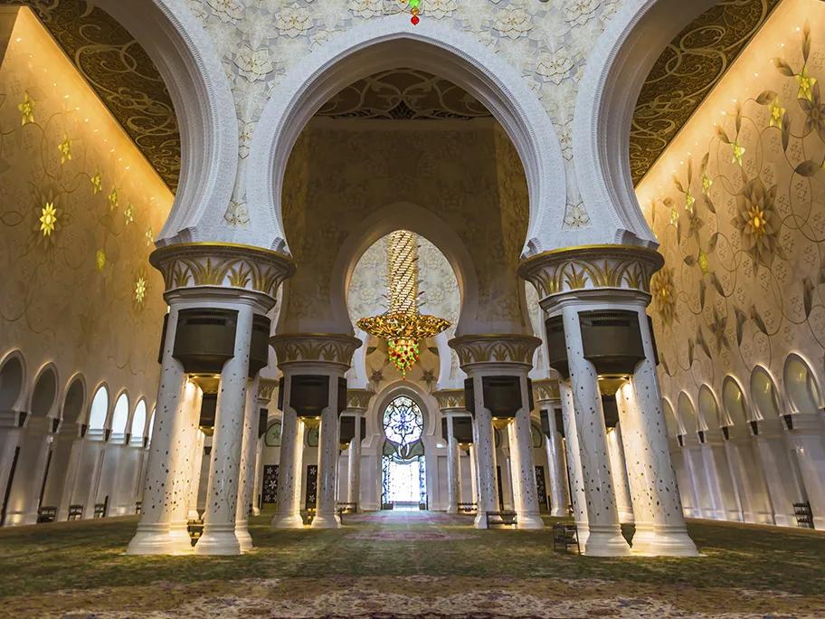 The world records of the Sheikh Zayed Mosque