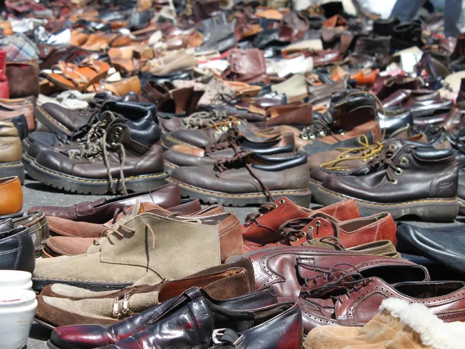 Second-hand shoes
