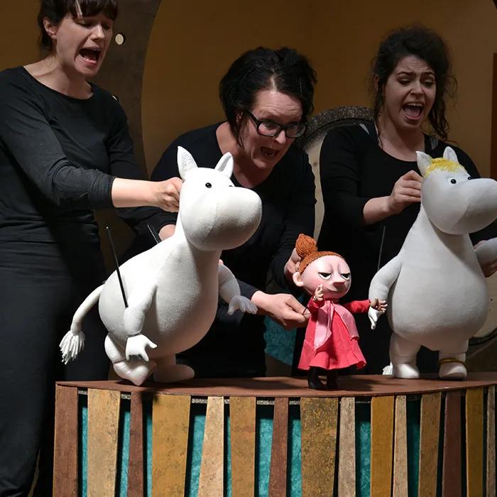 Polka: from Shakespeare to a puppet opera
