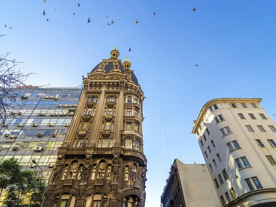 Old and new architecture in San Telmo
