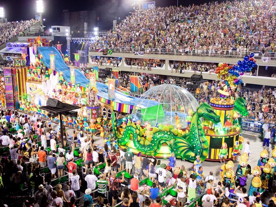 A packed Sambódromo