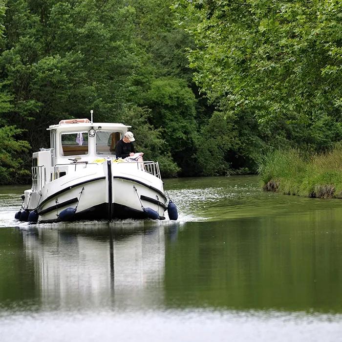 Exploring villages and locks at your own pace