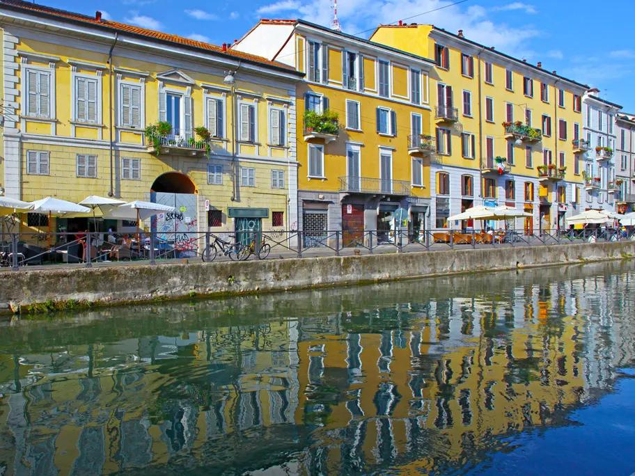 Shopping along the Naviglio Grande