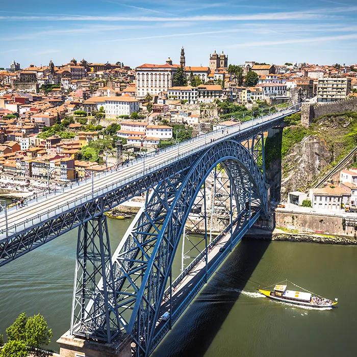 The 1886 bridge connects Porto and Gaia