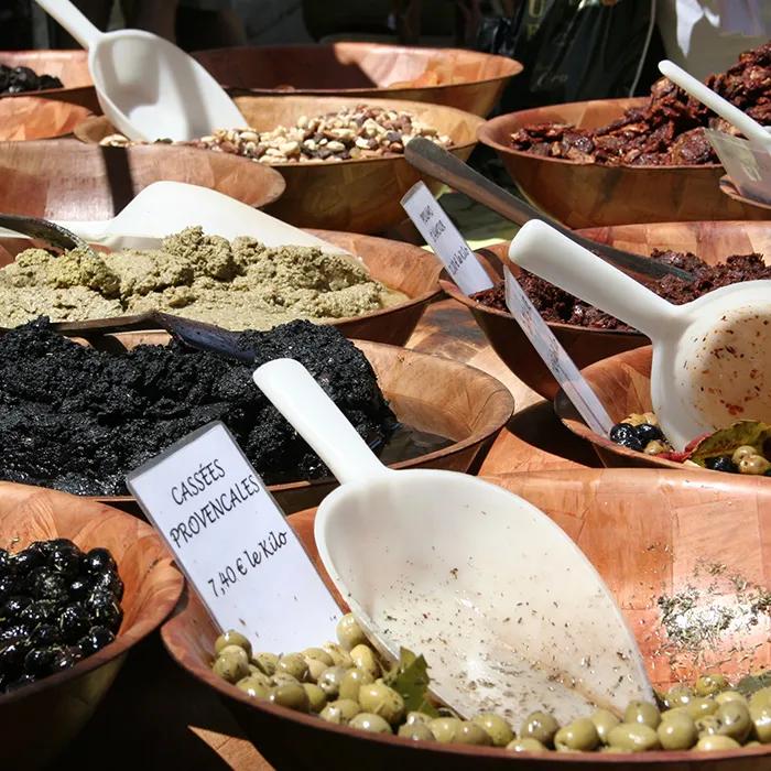All types and sizes of olives